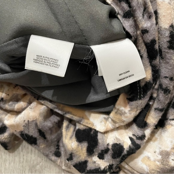 Nine West Dress Black Beige Patterned Sheath Faux Wrap Drop Waist Size 4 - Picture 12 of 14